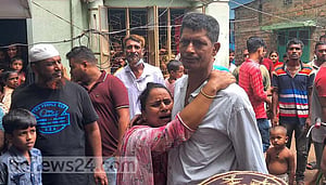নারায়ণগঞ্জে নিজের ঘরে ‘কবিরাজের’ গলাকাটা মরদেহ