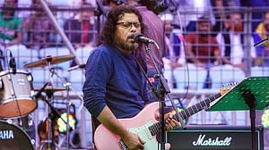 'দ্য হাইব্রিড এক্সপেরিয়েন্স টু’র মঞ্চে আসছেন নগরবাউল জেমস