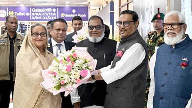 দুই সপ্তাহের সফর শেষে দেশে ফিরলেন প্রধানমন্ত্রী