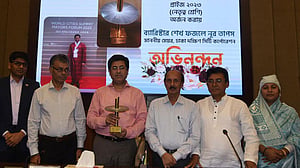 ‘সিউল স্মার্ট সিটি প্রাইজ’ নগরবাসীকে উৎসর্গ করলেন মেয়র তাপস