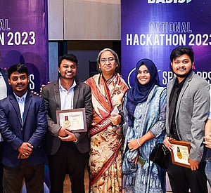 নাসা স্পেস অ্যাপস চ্যালেঞ্জে প্রতিযোগী থেকে বিচারক হলেন মুনিম-ইঞ্জামামুল