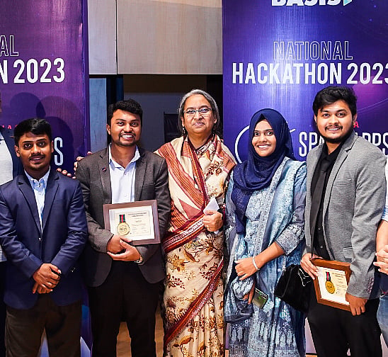 নাসা স্পেস অ্যাপস চ্যালেঞ্জে প্রতিযোগী থেকে বিচারক হলেন মুনিম-ইঞ্জামামুল
