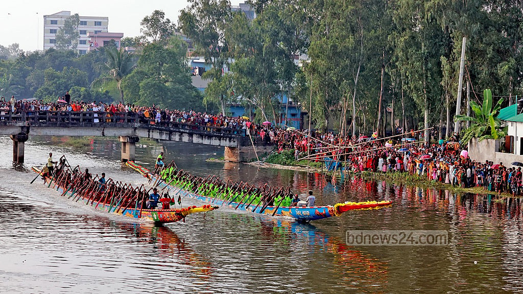 করতোয়া বাঁচাতে নৌকাবাইচ
