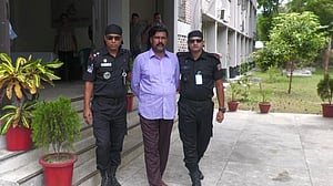 শেখ হাসিনার গাড়িবহরে হামলা: দর্শনা থেকে আরেক আসামি গ্রেপ্তার