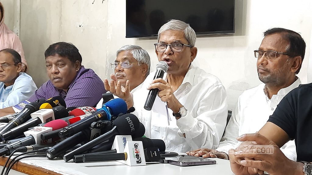 ২৮ অক্টোবর কেউ সড়কে বসে যাবে না: ফখরুল