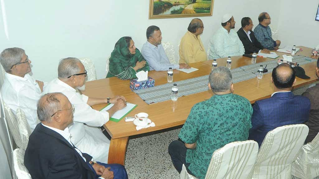 এক দফা আন্দোলনের কর্মসূচি চূড়ান্তে সমমনাদের ‘মত নিচ্ছে’ বিএনপি