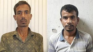 যাত্রীর ফেলে যাওয়া স্বর্ণালংকার স্ত্রী-শাশুড়ীকে উপহার, অতঃপর