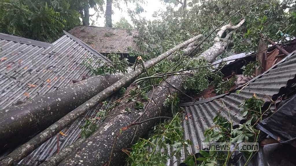 হামুনের ছোবলে বাঁশখালীতেই ভেঙেছে ৪৬৬১ ঘর