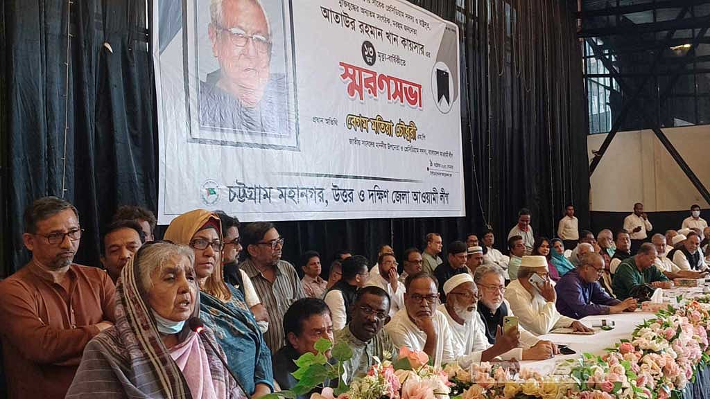 শেখ হাসিনাকে যেন জনবিচ্ছিন্ন না করি, সজাগ থাকার আহ্বান মতিয়ার