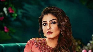 ঘনিষ্ঠ দৃশ্যে শুটিংয়ের পর অস্বস্তিতে বমি করেছিলেন রাভিনা