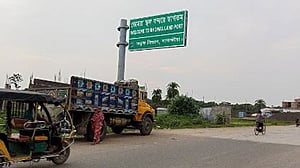 পূজায় ৫ দিন আমদানি-রপ্তানি বন্ধ ভোমরা স্থলবন্দরে