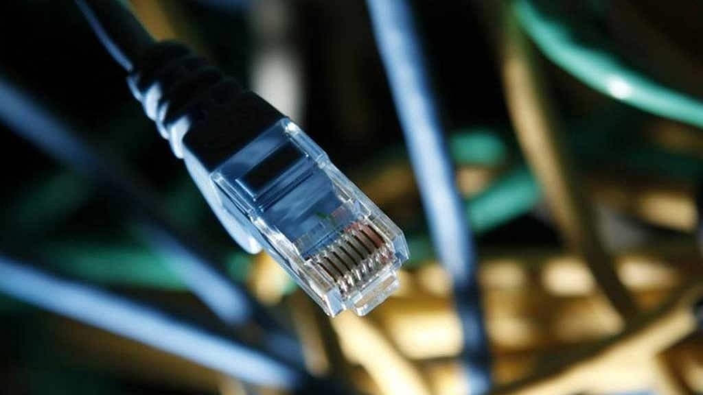 ইন্টারনেটে ধীর গতি ২০ ঘণ্টা