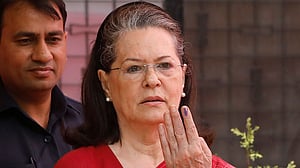 জ্বর নিয়ে হাসপাতালে সোনিয়া গান্ধী
