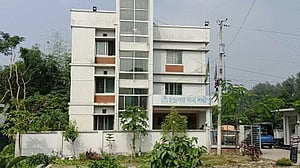 মাদ্রাসায় ক্লাসে অন্যমনস্ক থাকায় শিশুকে পেটানোর অভিযোগ