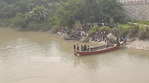 তিন সন্তান নিয়ে কীর্তিনাশায় ঝাঁপ: মিলল ছেলের লাশ, মা এখনও নিখোঁজ