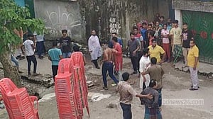 লাকসামে আওয়ামী লীগ নেতার অনুষ্ঠানে স্বেচ্ছাসেবক লীগ নেতার হামলার অভিযোগ