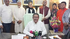 সংসদ নির্বাচন করতে হাজীগঞ্জ উপজেলা চেয়ারম্যানের পদত্যাগ