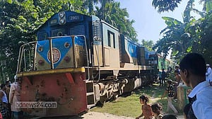 ইঞ্জিন বিকল, ঢাকা-ময়মনসিংহ রুটে ট্রেন চলাচল বন্ধ