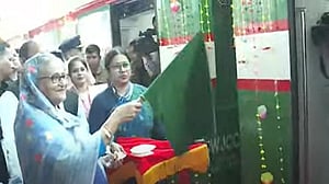 প্রধানমন্ত্রীর হাতে পর্যটন নগরে চালু হল অনেক প্রত্যাশার রেলপথ