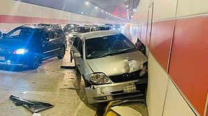 বঙ্গবন্ধু টানেলে বাসের ধাক্কায় দুমড়ে মুচড়ে গেল প্রাইভেট কার