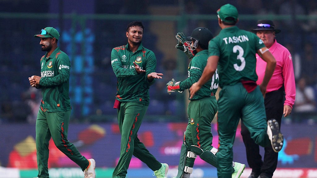 লঙ্কানদের তিনশর আগে থামাল বাংলাদেশ