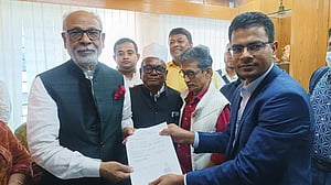 প্রার্থী হলেন লতিফ-মুরাদ, সঙ্গে ছিলেন কাদের সিদ্দিকী
