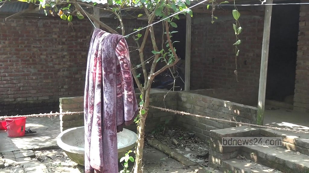 কম্বল শুকাতে গিয়ে প্রাণ গেল পল্লী বিদ্যুতের ২ কর্মচারীর