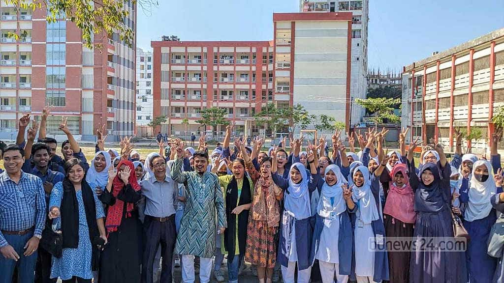 এইচএসসি: কুমিল্লায় পাসের হার ৭৫.৩৯%, এগিয়ে ছাত্রীরা