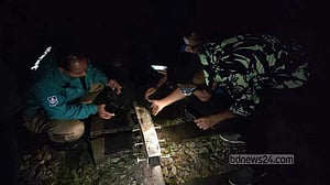 রেললাইনে ভারী লোহার পাত, নারায়ণগঞ্জে বড় দুর্ঘটনা থেকে রক্ষা