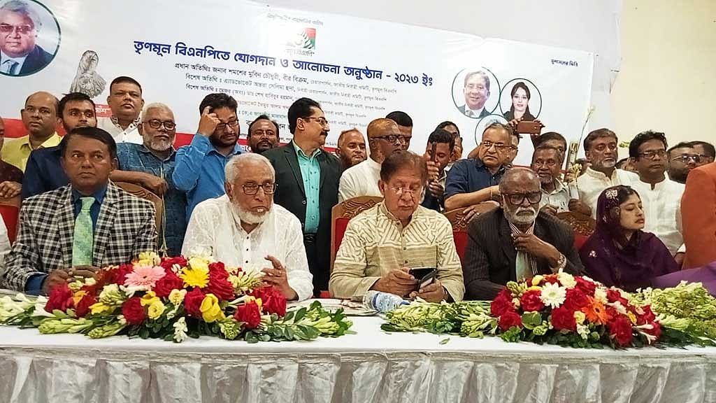 ভোটের মাঠে ‘নতুন ফুল’, নতুন মেরুকরণ?