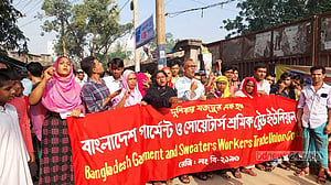 ‘আমরা আহত তাই কেউ চাকরিতে নেয় না’