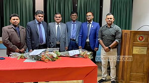 মিলানে প্রবাসীদের স্মার্ট কার্ড বিতরণ শুরু