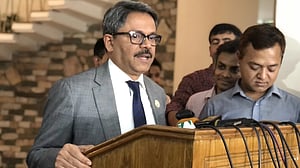 পিটার হাসের বিষয়ে আপত্তিপত্র দেয়নি বাংলাদেশ: শাহরিয়ার আলম