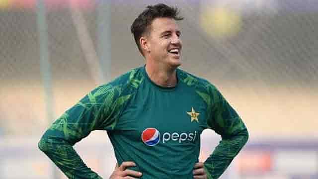 পদত্যাগ করলেন পাকিস্তানের ফাস্ট বোলিং কোচ