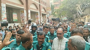 দুর্নীতির মামলা: বুধবার মির্জা আব্বাসের রায় নয়, ফের যুক্তিতর্ক হবে
