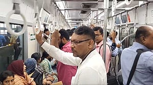 ফার্মগেট থেকে মতিঝিল মেট্রোরেলে প্রথম দিন