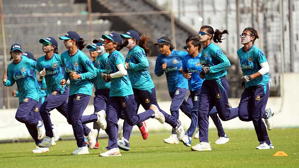 পাকিস্তানের বিপক্ষে প্রস্তুতি ম্যাচের দলে সালমা-লতা