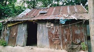 হাওরে অন্ধকার তাড়ানোর উদ্যোগ এখন তাদেরই তাড়িয়ে বেড়াচ্ছে