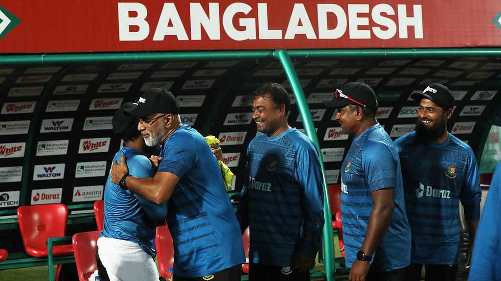 টেস্ট চ্যাম্পিয়নশিপে হাথুরুসিংহের লক্ষ্য ‘দেশে জয়, বিদেশে লড়াই’