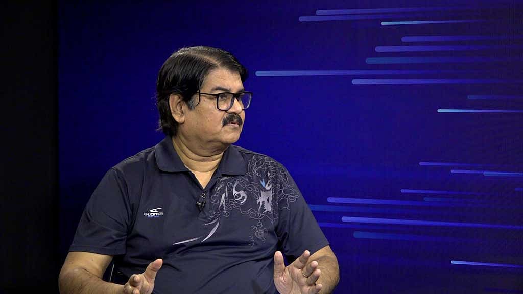 লৌহকপাট বিতর্ক: সুর পাল্টানোর যুক্তি দেখছেন না সুজিত মুস্তফা