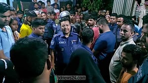 ‘নির্যাতনে’ ব্যবসায়ীর মৃত্যুর অভিযোগ, পুলিশ বলছে ‘ভয়ে হার্ট অ্যাটাক’