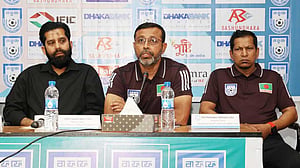 ‘সাবিনাদের মানসিক দৃঢ়তা আছে’, সিঙ্গাপুর ম্যাচ নিয়ে আশাবাদী টিটু