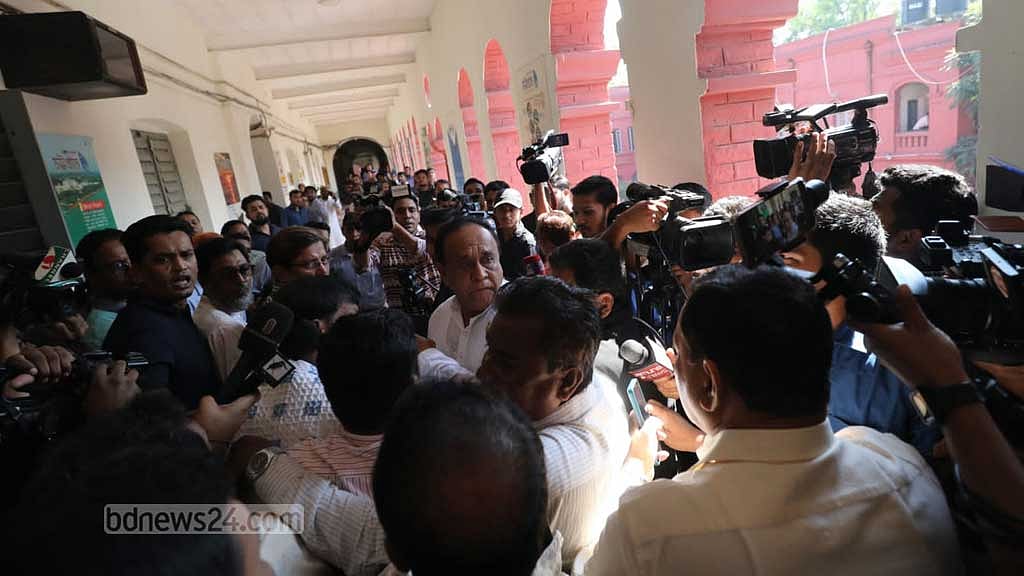 বাঁশখালীর এমপি মোস্তাফিজের বিরুদ্ধে মামলা করছে ইসি