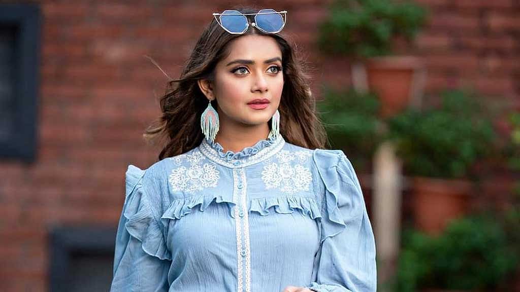 হাসপাতাল ঘুরে এলেন তিশা, হয়েছিল কী?