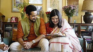 বিয়ে করে ছবি দিলেন পরমব্রত ও পিয়া