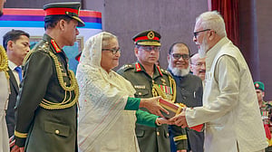 অগ্নিসন্ত্রাস করে কিছুই অর্জন করা যায় না: শেখ হাসিনা
