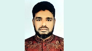 নওগাঁয় কার্যালয়ে ঢুকে ইউপি চেয়ারম্যানকে কুপিয়ে জখম