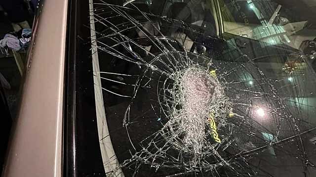 নির্মাতা রেদওয়ান রনির গাড়ি ভাঙচুর