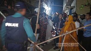 শীতল ঝরনা খালপাড়ের ৫ ভবন থেকে ১০০ পরিবারকে সরানো হল