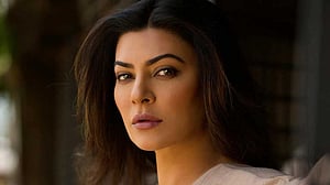 নেটফ্লিক্স-হটস্টারে কাজ চাইতে দ্বিধাবোধ করেননি সুস্মিতা
